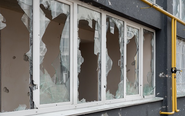 devjat-potuzhnih-vibuhiv-prolunali-v-neb