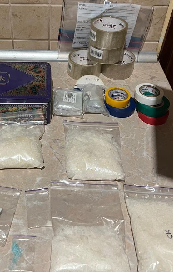 u-lvovi-policejski-viluchili-u-18-richno