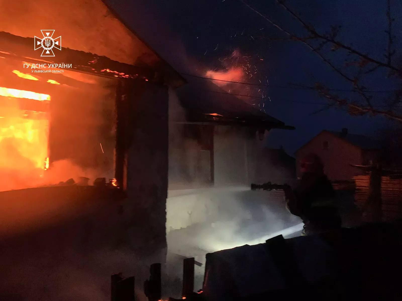 pid-chas-likvidaciyi-pozhezhi-na-lvivshh