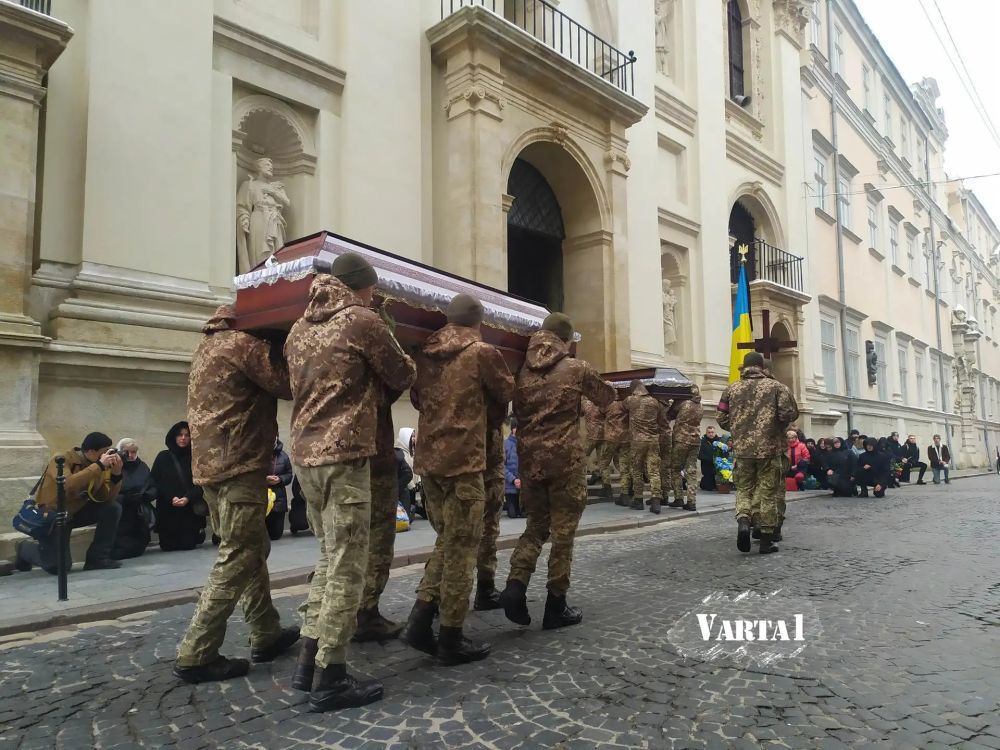 lviv-poproshhayetsja-z-zagiblim-na-vijni