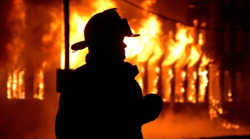 На Дрогобиччині вогнеборці ліквідували пожежу в будинку