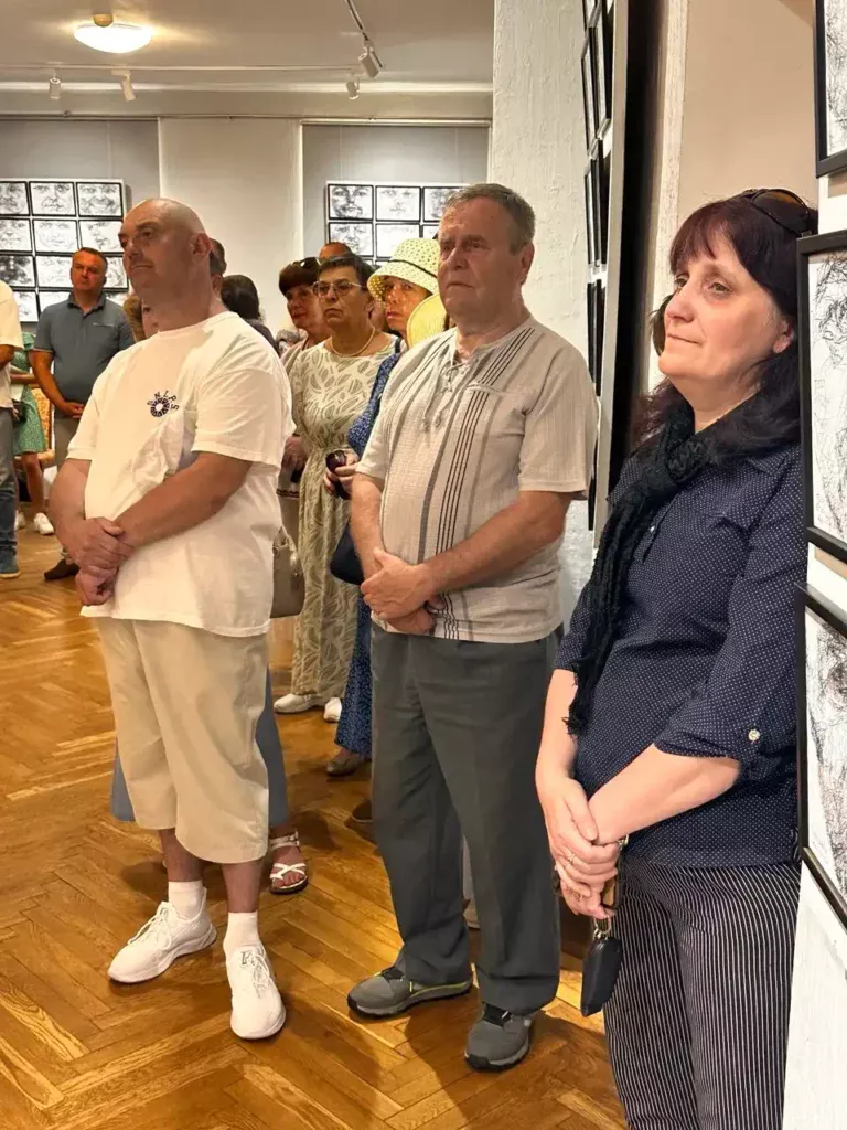 DrogMedia Між колумбарієм та іконою: у Бориславі презентували унікальні портрети полеглих захисників