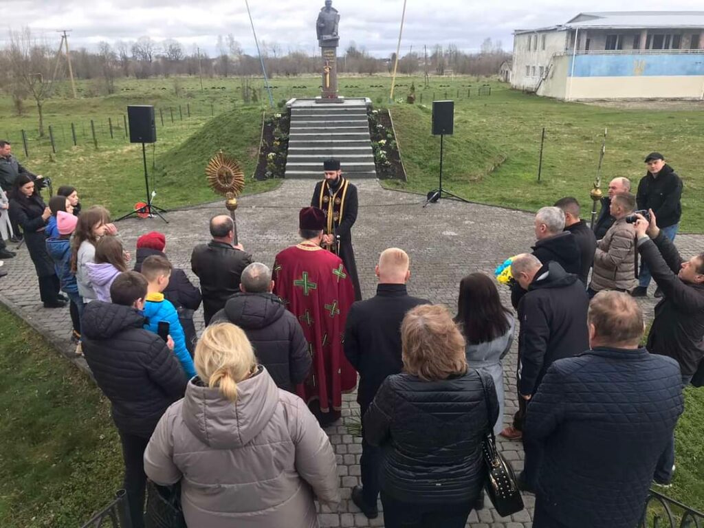 DrogMedia У с.Верхній Дорожів вшанували пам'ять Генерал-хорунжого УПА Дмитра Грицая