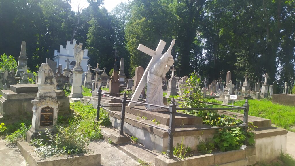 цвинтар кладовище