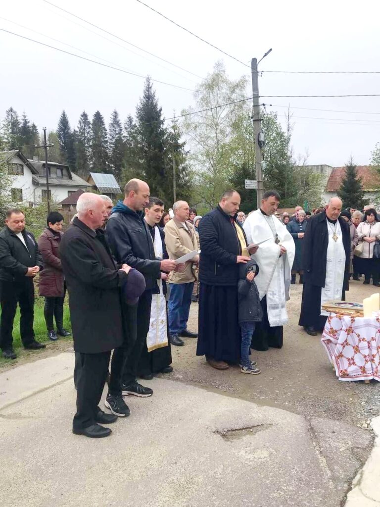 DrogMedia У Східниці біля церкви московського патріархату відправили Молебень за Україну
