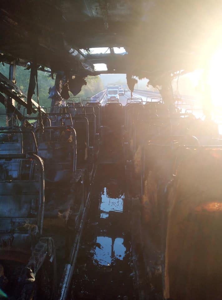 DrogMedia Поліцейські врятували пасажирів палаючого автобуса сполученням «Стебник-Познань»