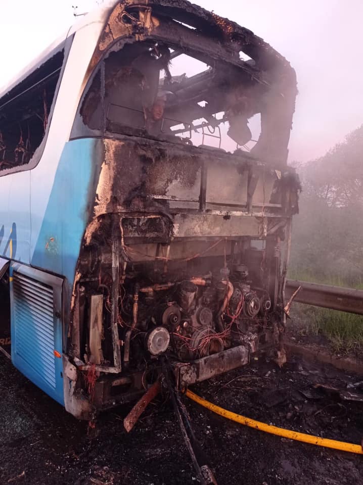 DrogMedia Поліцейські врятували пасажирів палаючого автобуса сполученням «Стебник-Познань»