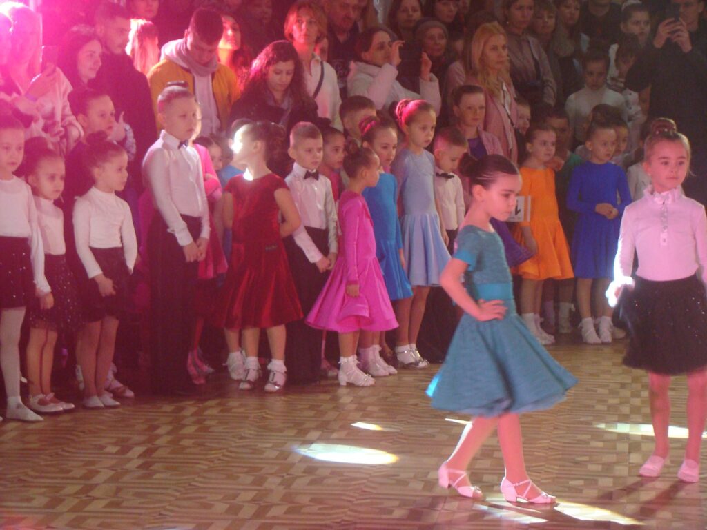 Учасники студії бального танцю “SWAY” Бориславського МПК - призери всеукраїнських змагань 5 DrogMedia Учасники студії бального танцю “SWAY” Бориславського МПК - призери всеукраїнських змагань