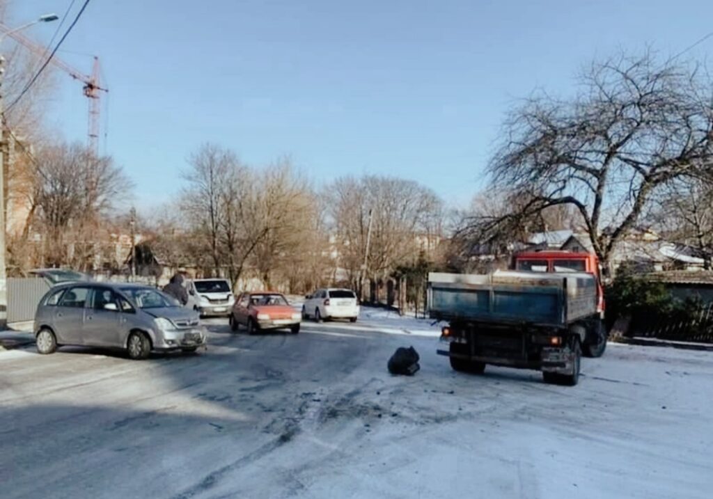 В Дрогобичі ДТП на вулиці Сахарова 4 DrogMedia В Дрогобичі ДТП на вулиці Сахарова
