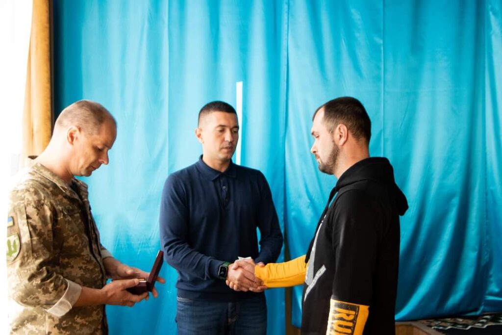 DrogMedia Рідні Героя Миколи Нінадовського з Борислава отримали його орден «За мужність» ІІІ ст.