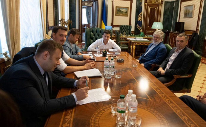 Коломойський готовий до розвороту України в бік Росії – New York Times 2 DrogMedia Коломойський готовий до розвороту України в бік Росії – New York Times
